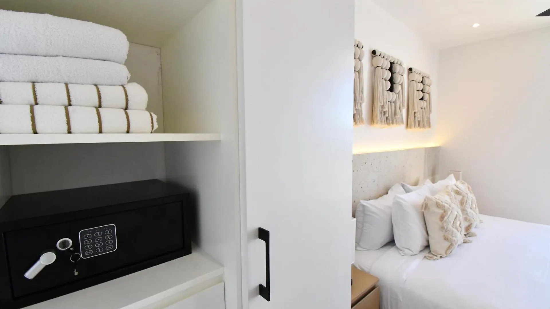 Kumaru Suites By The Spot Rentals Playa del Carmen Apartment