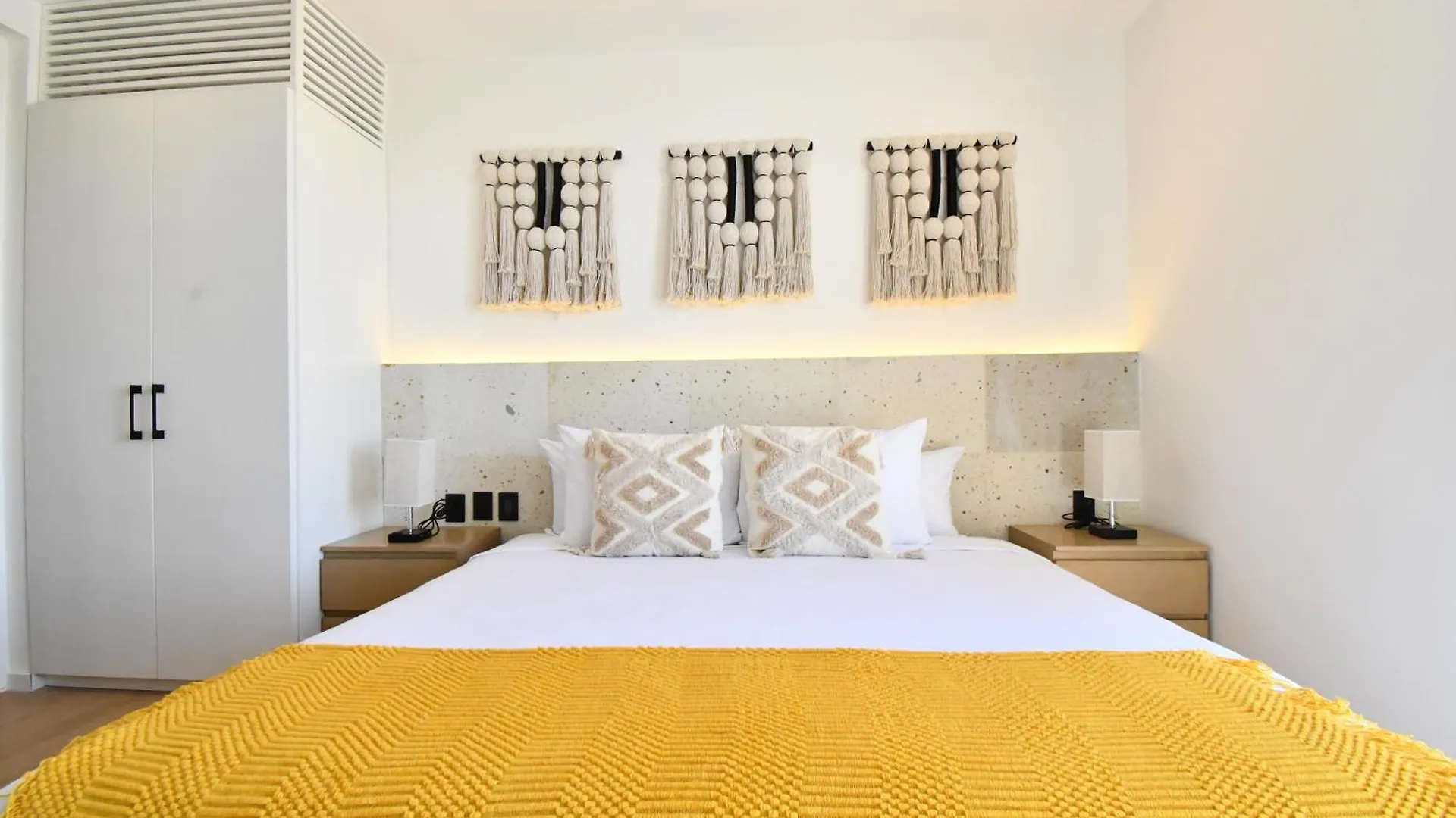 Kumaru Suites By The Spot Rentals Playa del Carmen Apartment