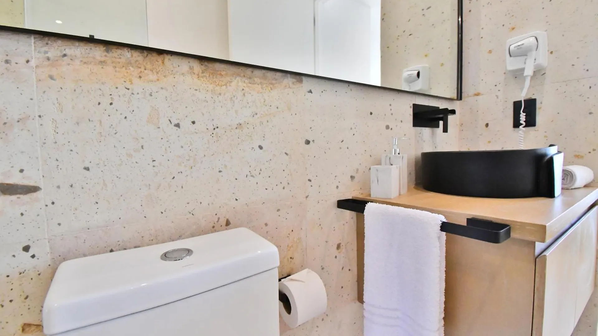 Apartment Kumaru Suites By The Spot Rentals Playa del Carmen