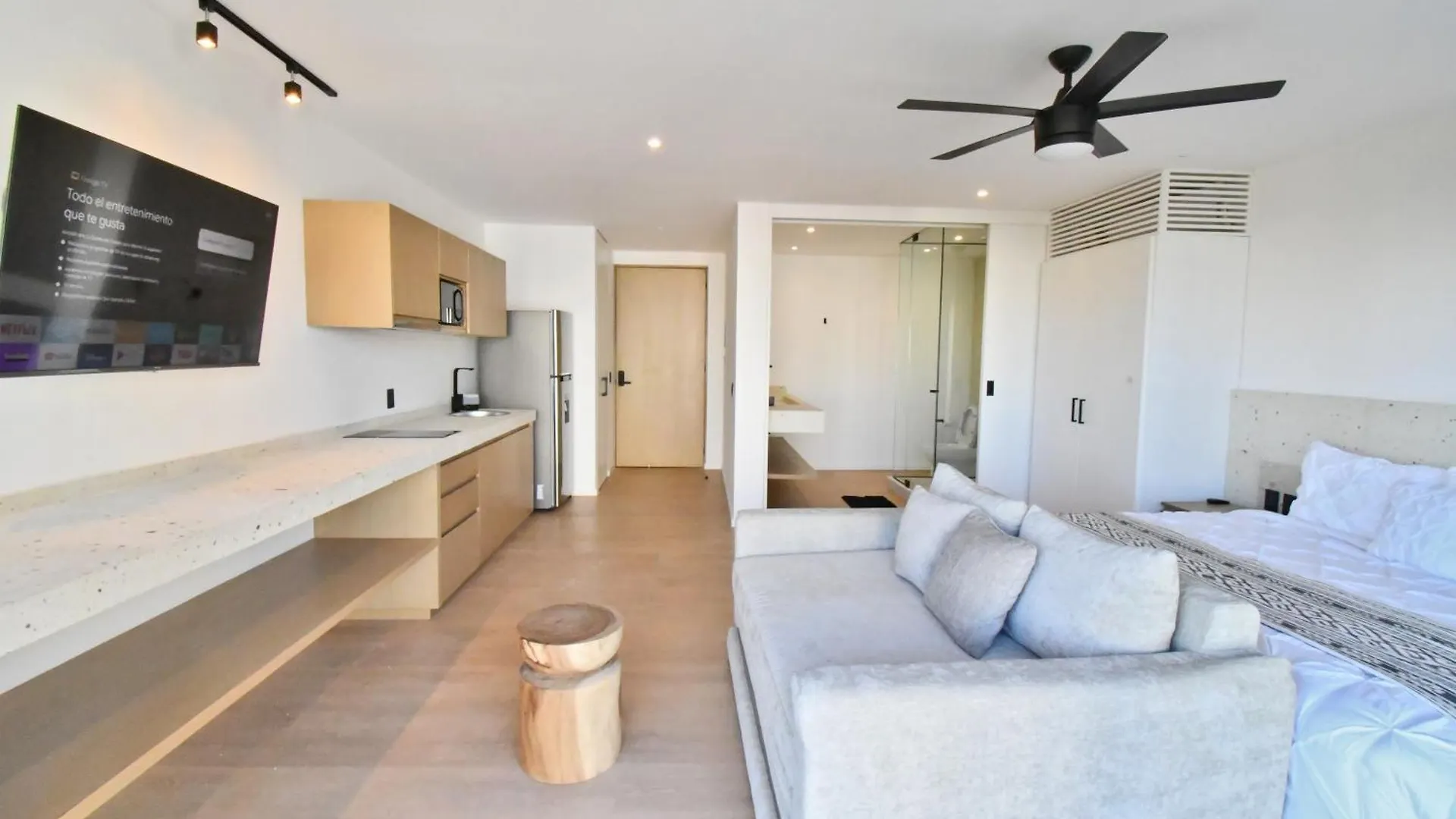 Kumaru Suites By The Spot Rentals Playa del Carmen Apartment